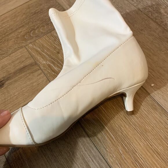 Sugar Kitten Heel Booties - Picture 4 of 5